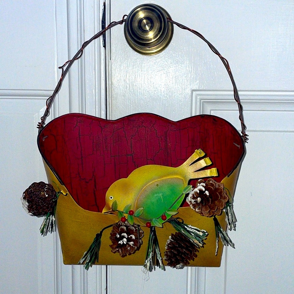 Metal holiday card basket. Collect holiday cards in‎ this hanging basket.